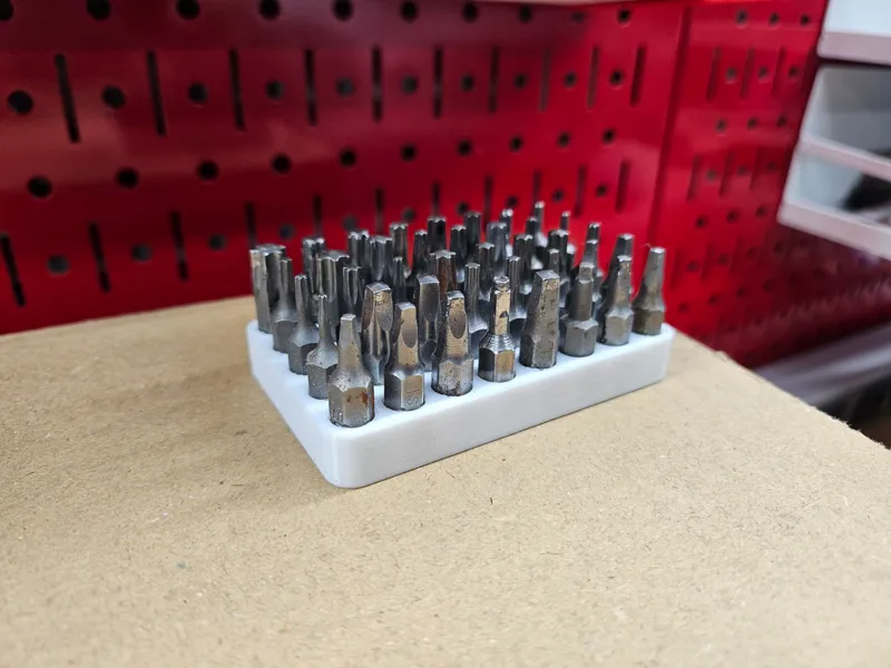 Screwdriver bit holder TPU