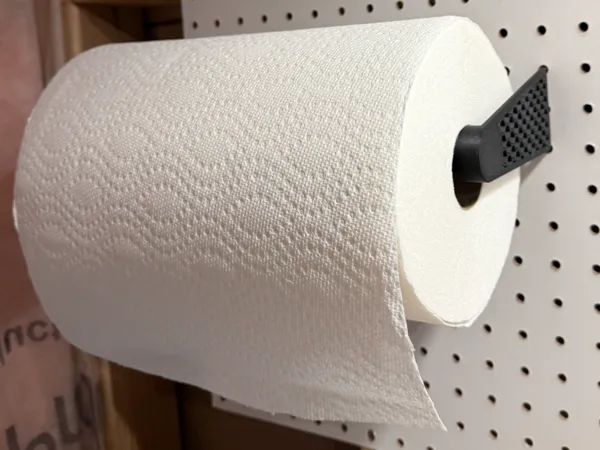 Porte-essuie-tout pour pegboard