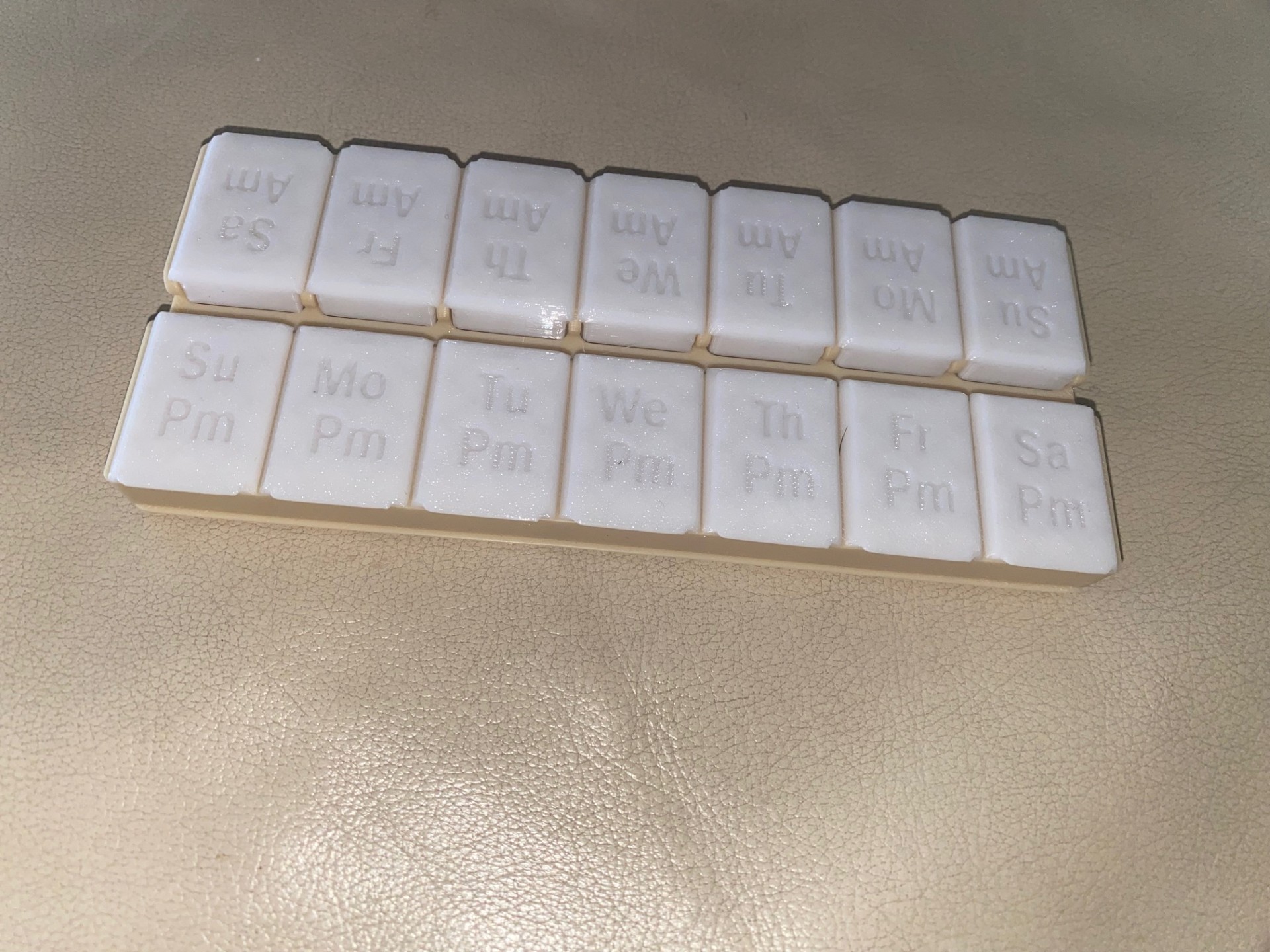 Miniatura 3 do modelo 3D 7 / 14 Day Hinged Pill Boxes