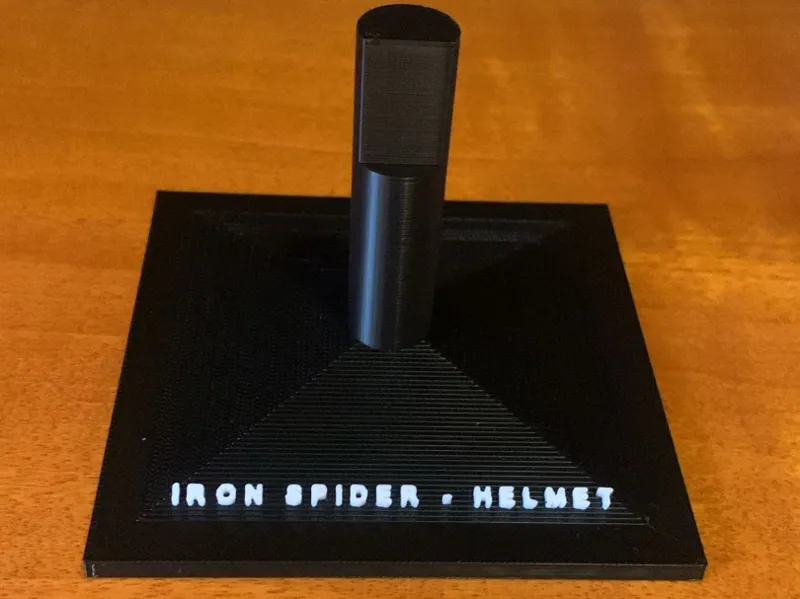 Supporto casco spider man da collezione