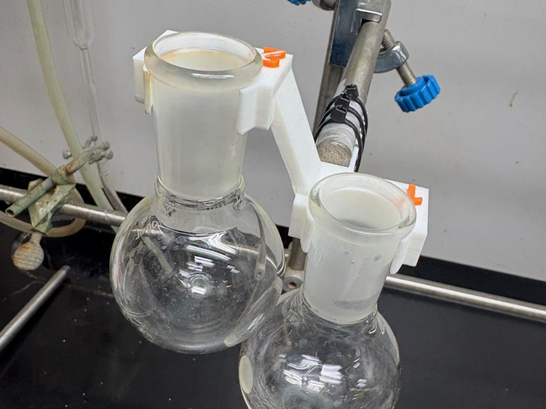 Round bottom flask - two easy lock connectors