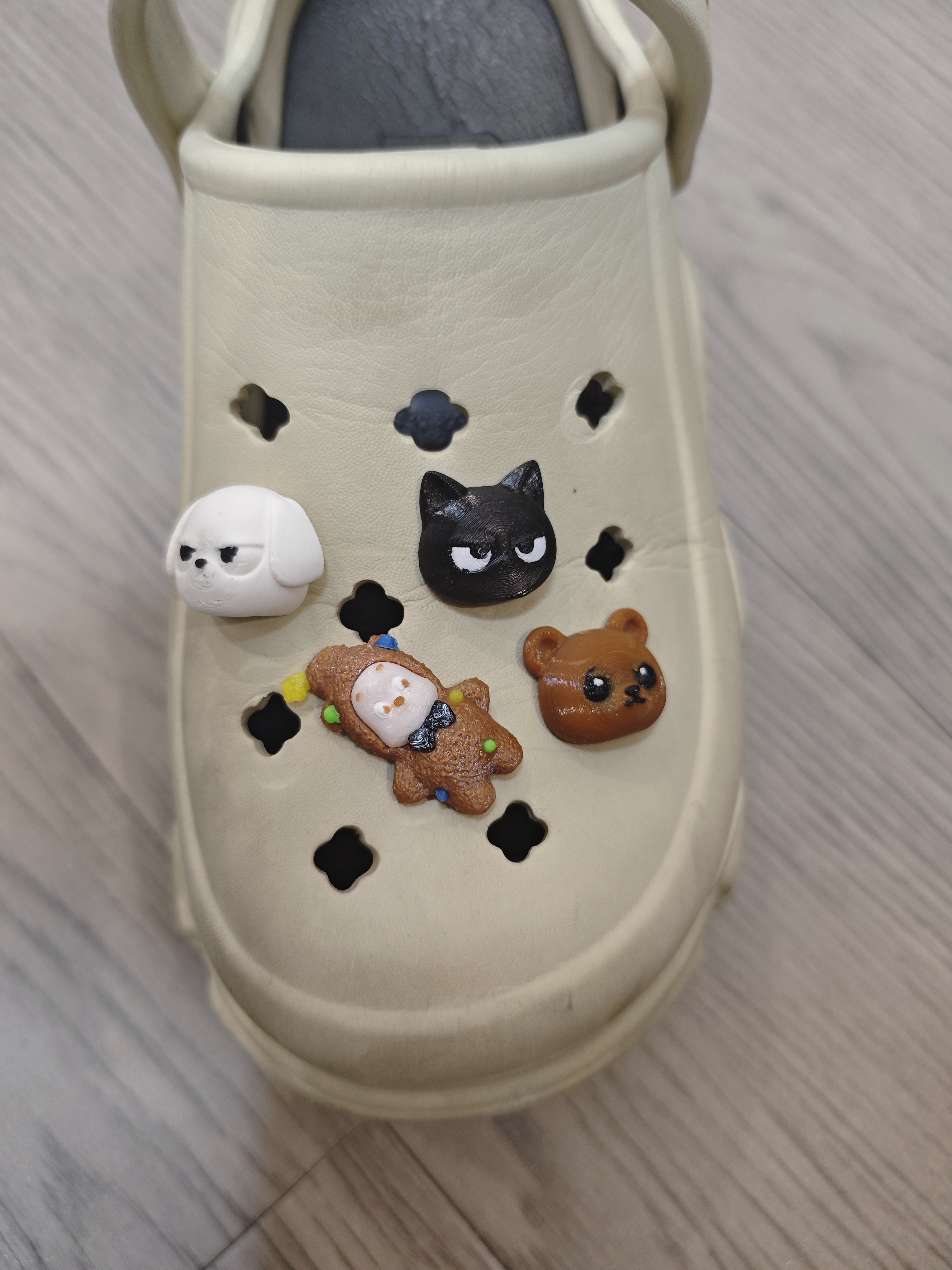 Miniatura 2 do modelo 3D 洞洞鞋装饰品 鞋子装饰 拖鞋装饰