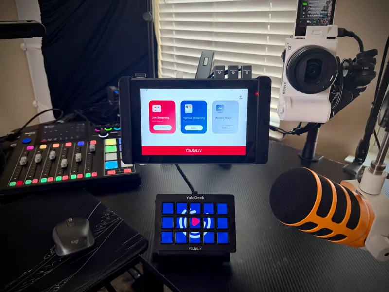 YoloBox Ultra VESA Mount