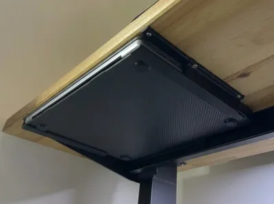 Macbook Pro brackets