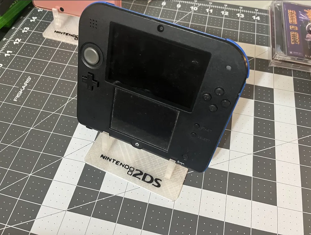 2DS Stand - Free 3D Print Model - MakerWorld
