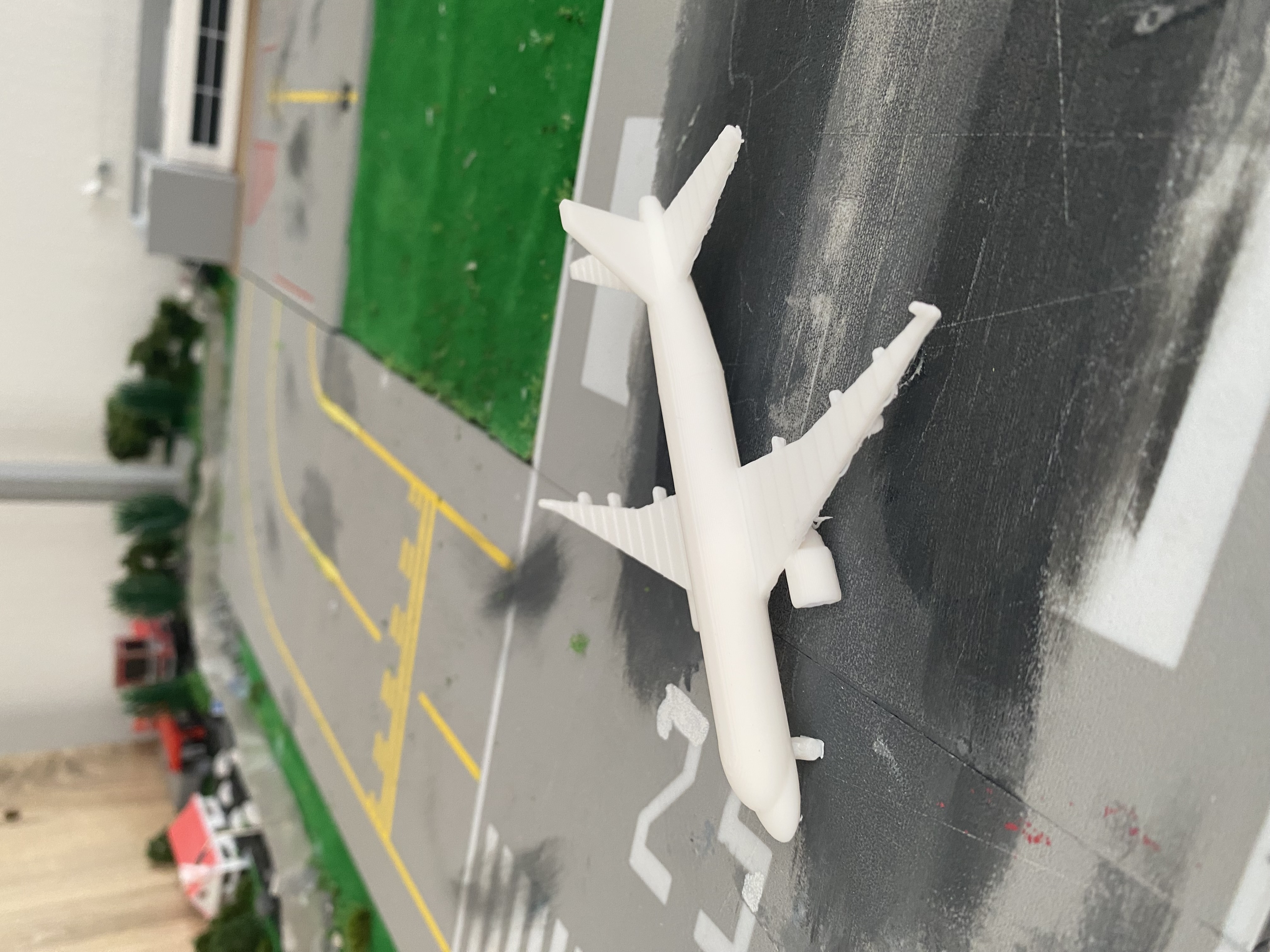 1:400 scale Airbus A320 NEO (New Engine Option) - 1
