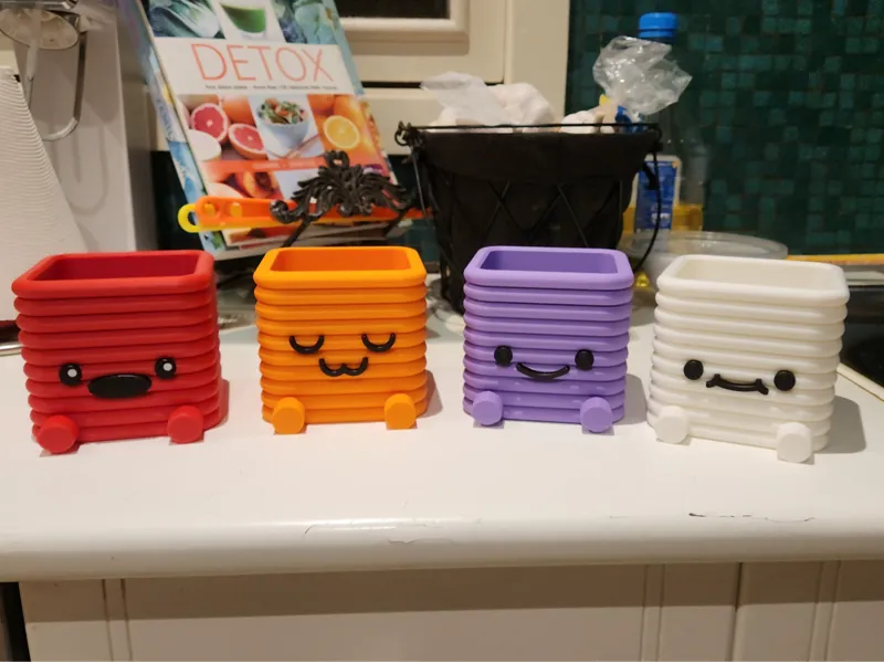 Kawaii Happy Planters