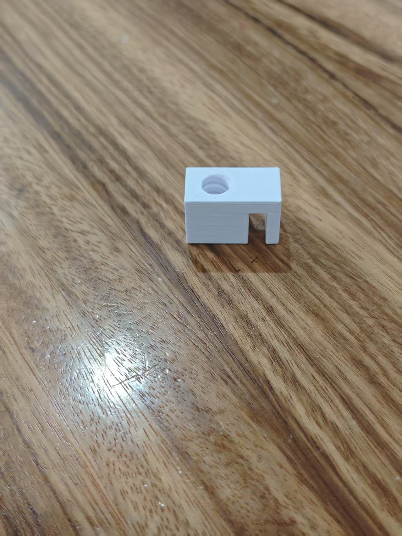 Miniatura 3 do modelo 3D 鱼缸隔离盒 孵化盒 繁殖盒  可调高度 适配各种厚度鱼缸