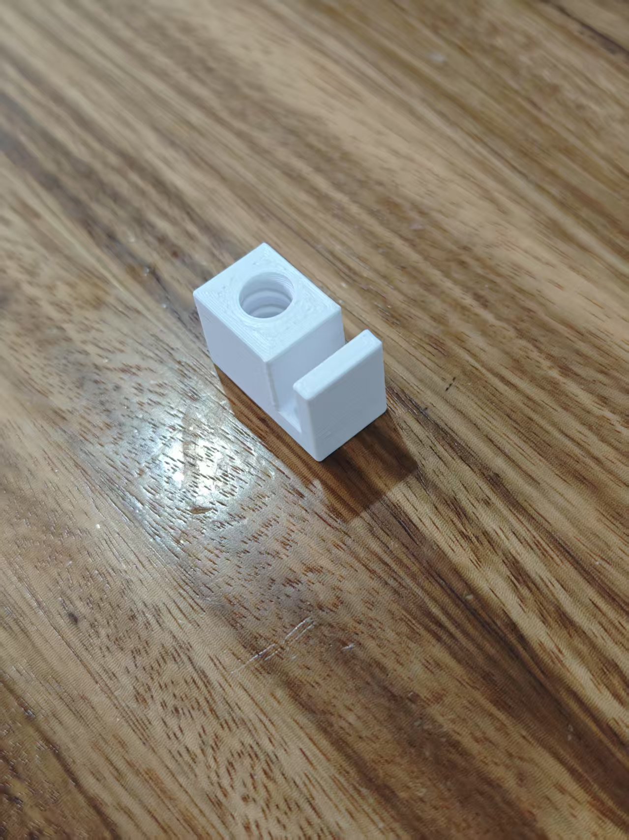 Miniatura 5 do modelo 3D 鱼缸隔离盒 孵化盒 繁殖盒  可调高度 适配各种厚度鱼缸