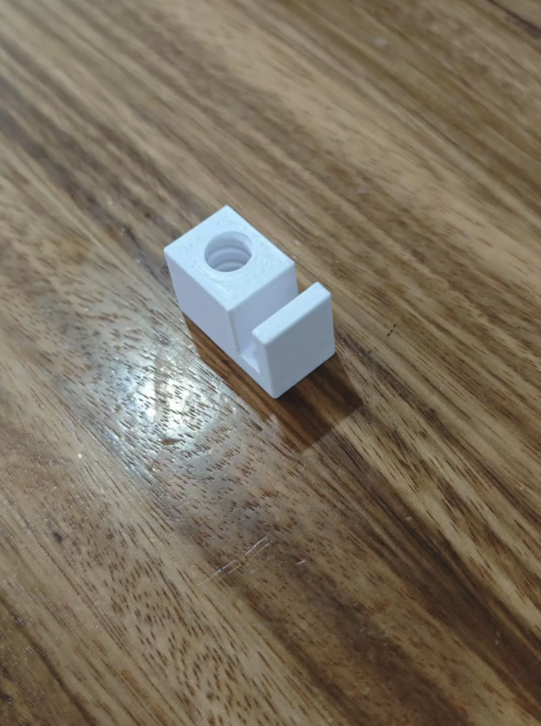 Miniatura 6 do modelo 3D 鱼缸隔离盒 孵化盒 繁殖盒  可调高度 适配各种厚度鱼缸