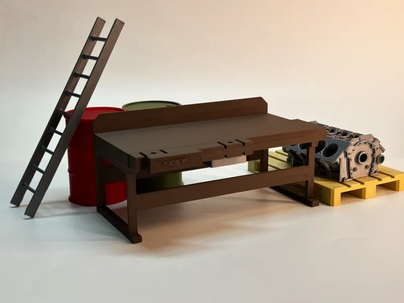 Diorama Workbench with real drawer - 1:12 scale