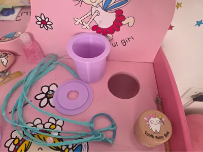 Desk hole cup with lid