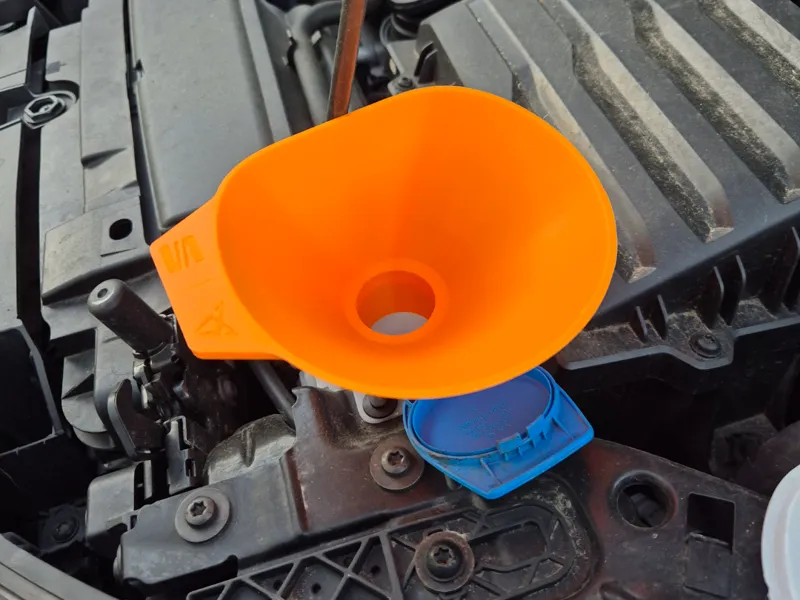 Seat Leon Trichter Wischwasser