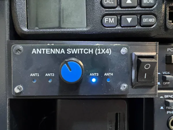 Boîtier pour commutateur d'antenne AT-14