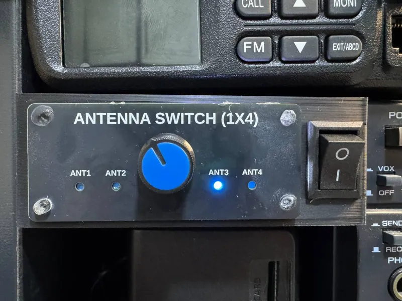 AT-14 Auto Antenna switch (1X4) switch encloser