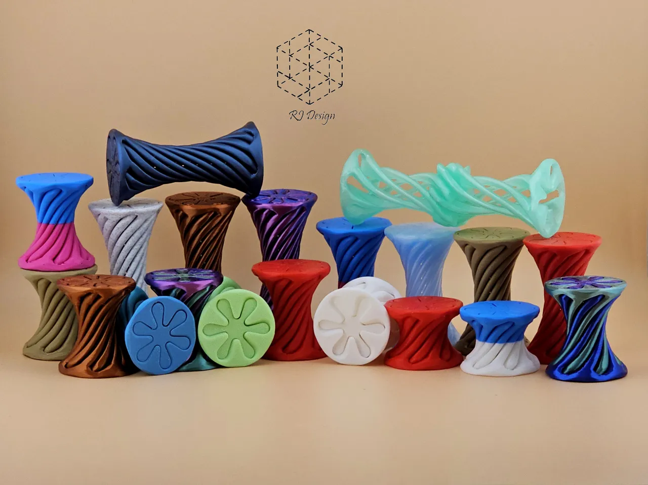 Hourglass Interlock - Fidget Toy view 2