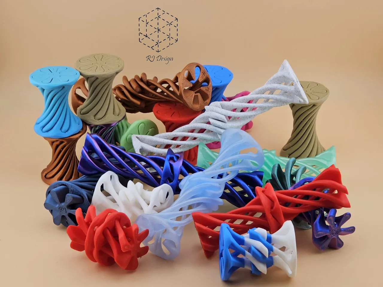 Hourglass Interlock - Fidget Toy view 4