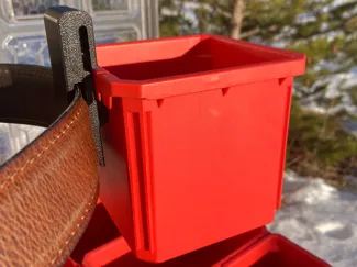 Packout bin belt clip