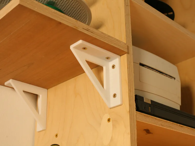 Flanged Corner Bracket 