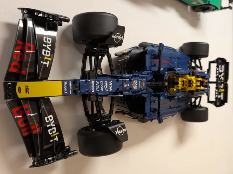 Wandhalter Oracle Red Bull Racing RB20 42206