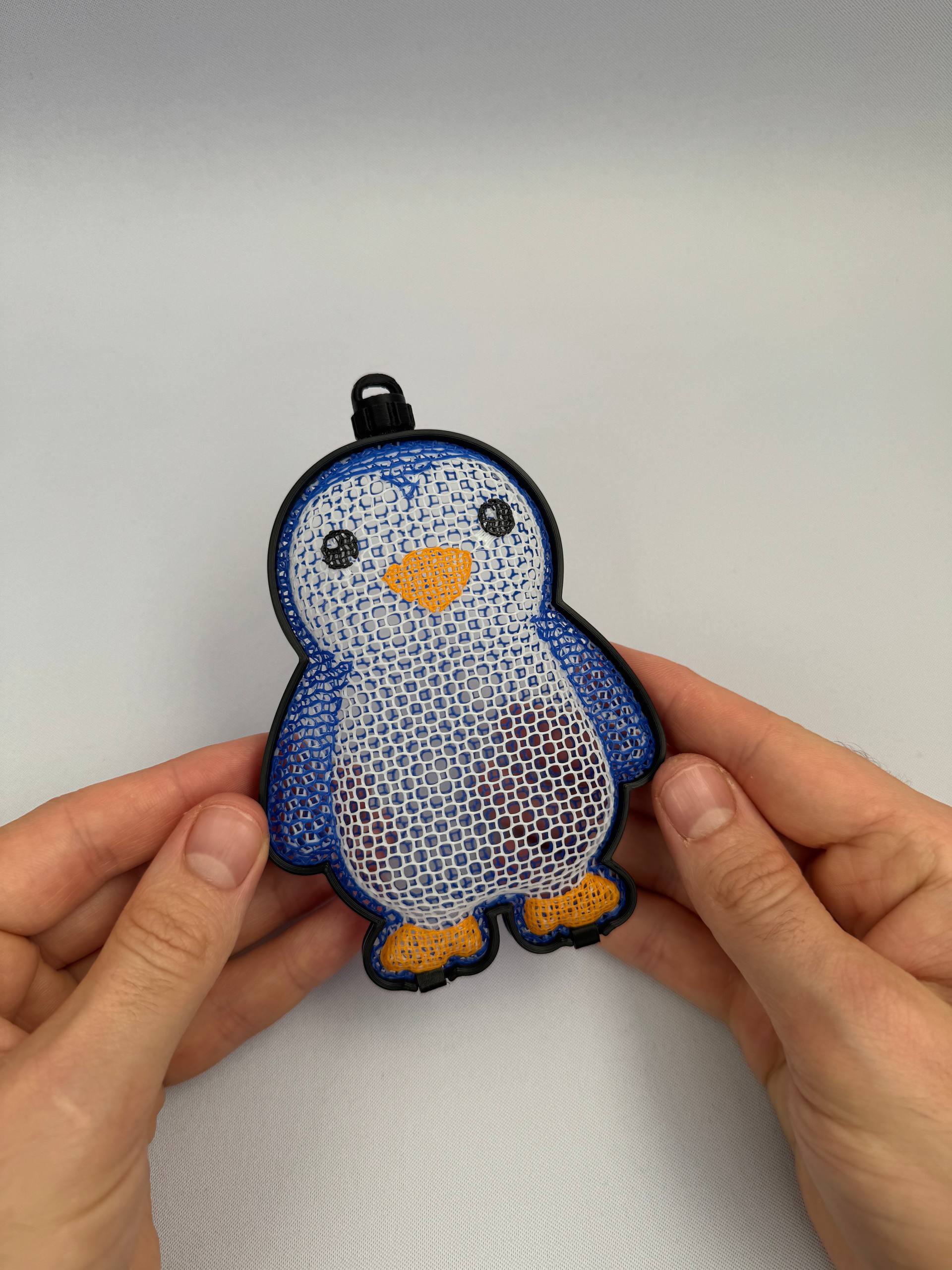 Thermoformed penguin - candy container - 1