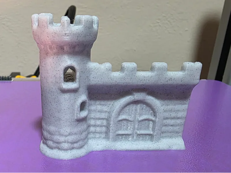 Maceta con forma de pequeño castillo