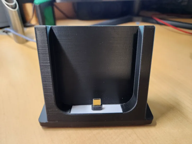 Magnet Mount 90° USB-C Charging/Data Phone Holder