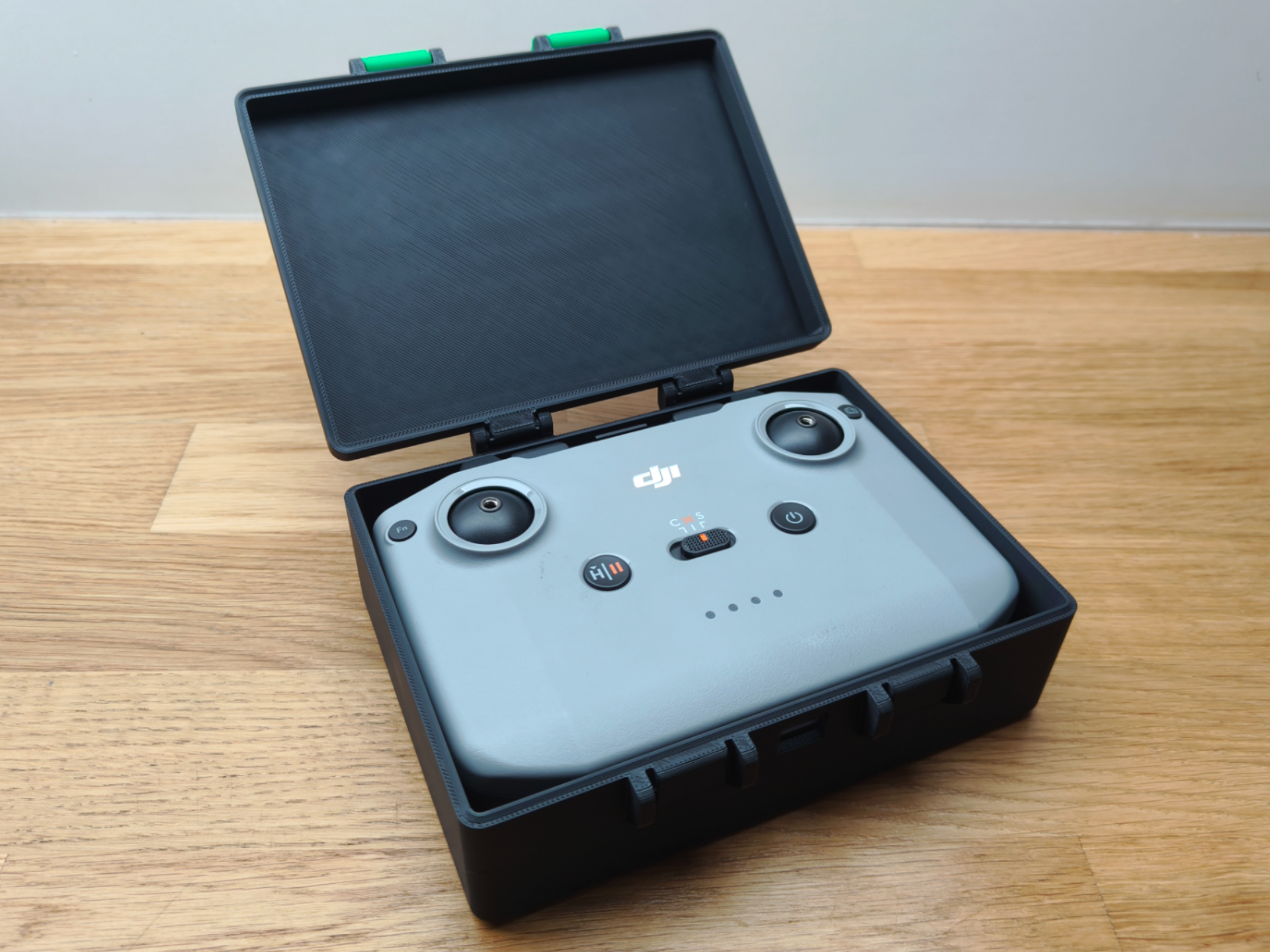 Snap-Lock Box mit Ladeanschluss für DJI RC-N3