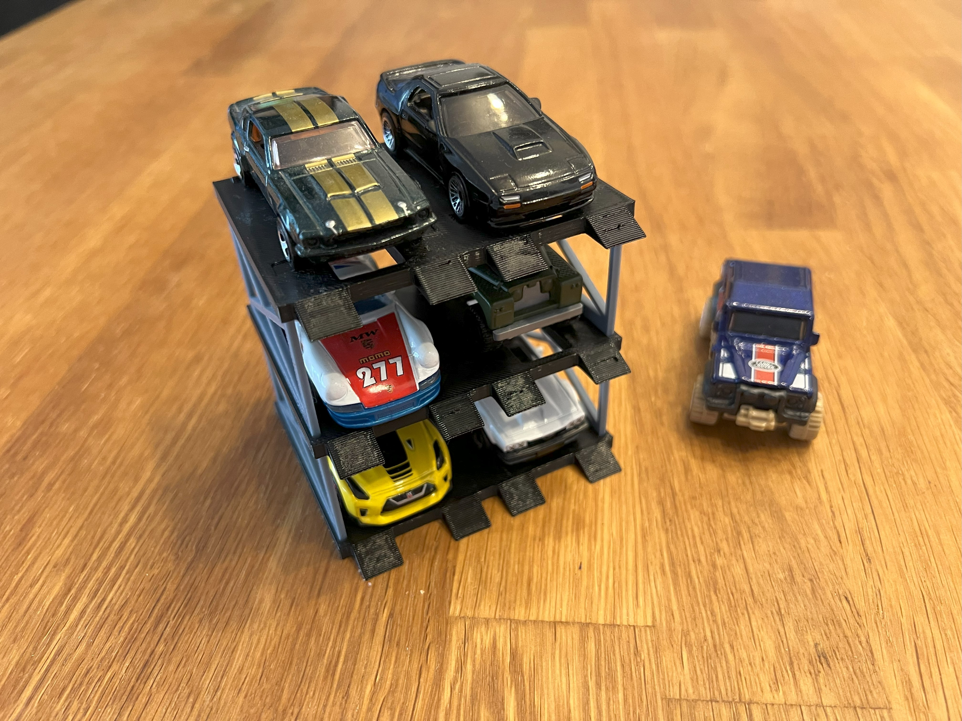 modular and stackable double garage 1/64 diorama 