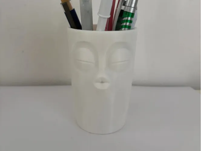 Pot à crayon bisou visage