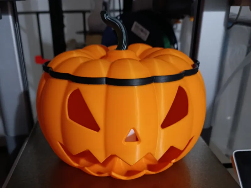 Halloween pumpkin Lantern / candy holder