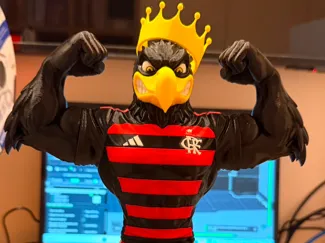 Boneco de enfeite mascote do flamengo.