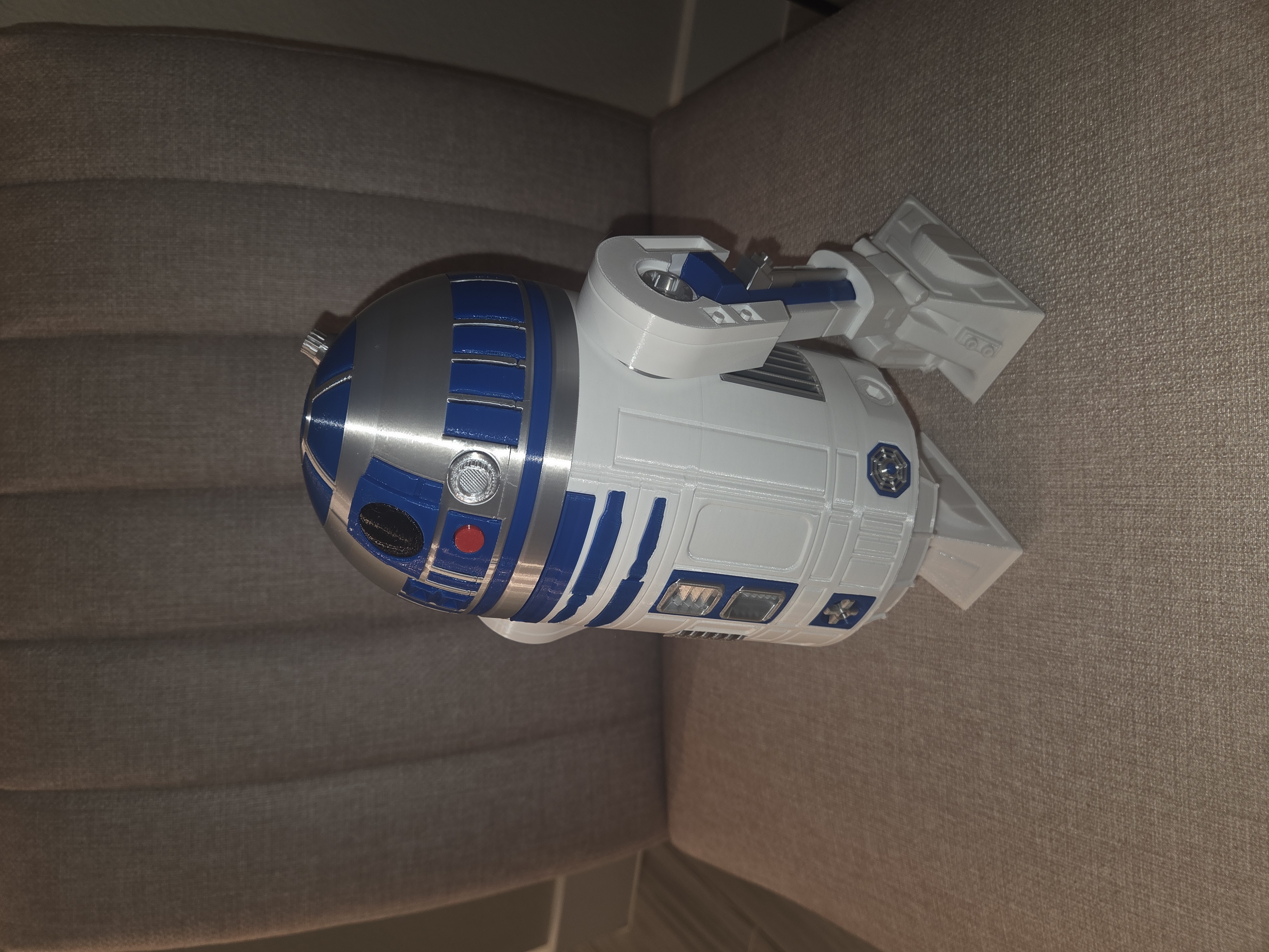 Miniatura 5 do modelo 3D R2-D2 