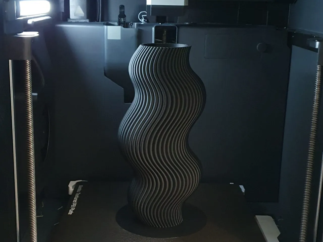 Modern Wavy Vase view 3