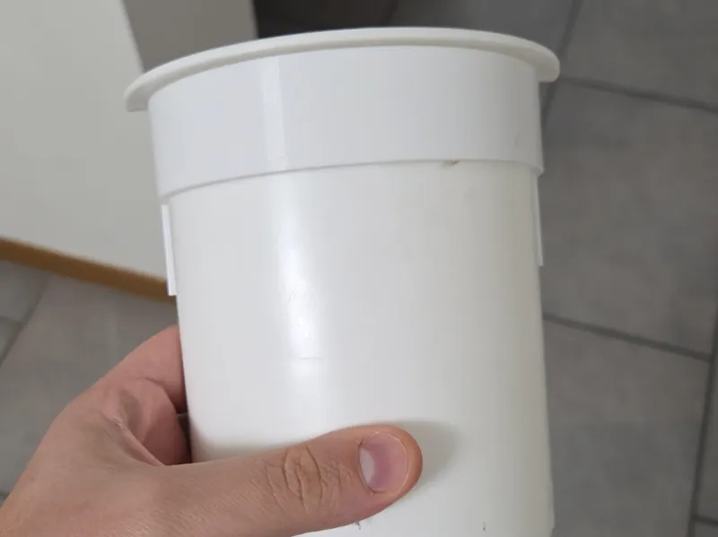 vaso con portavaso da parete