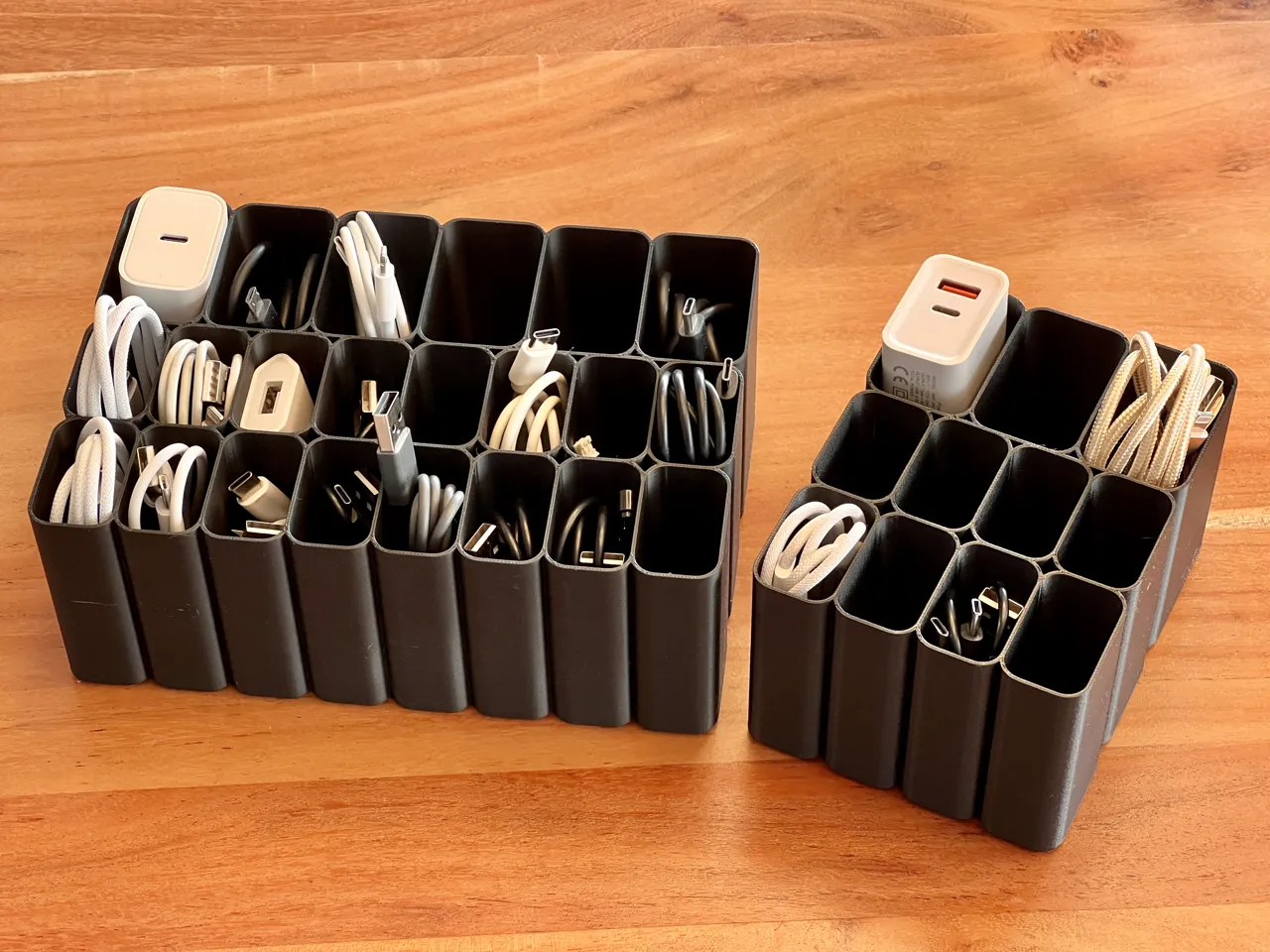USB cable organizer Box tray IPhone Samsung view 3