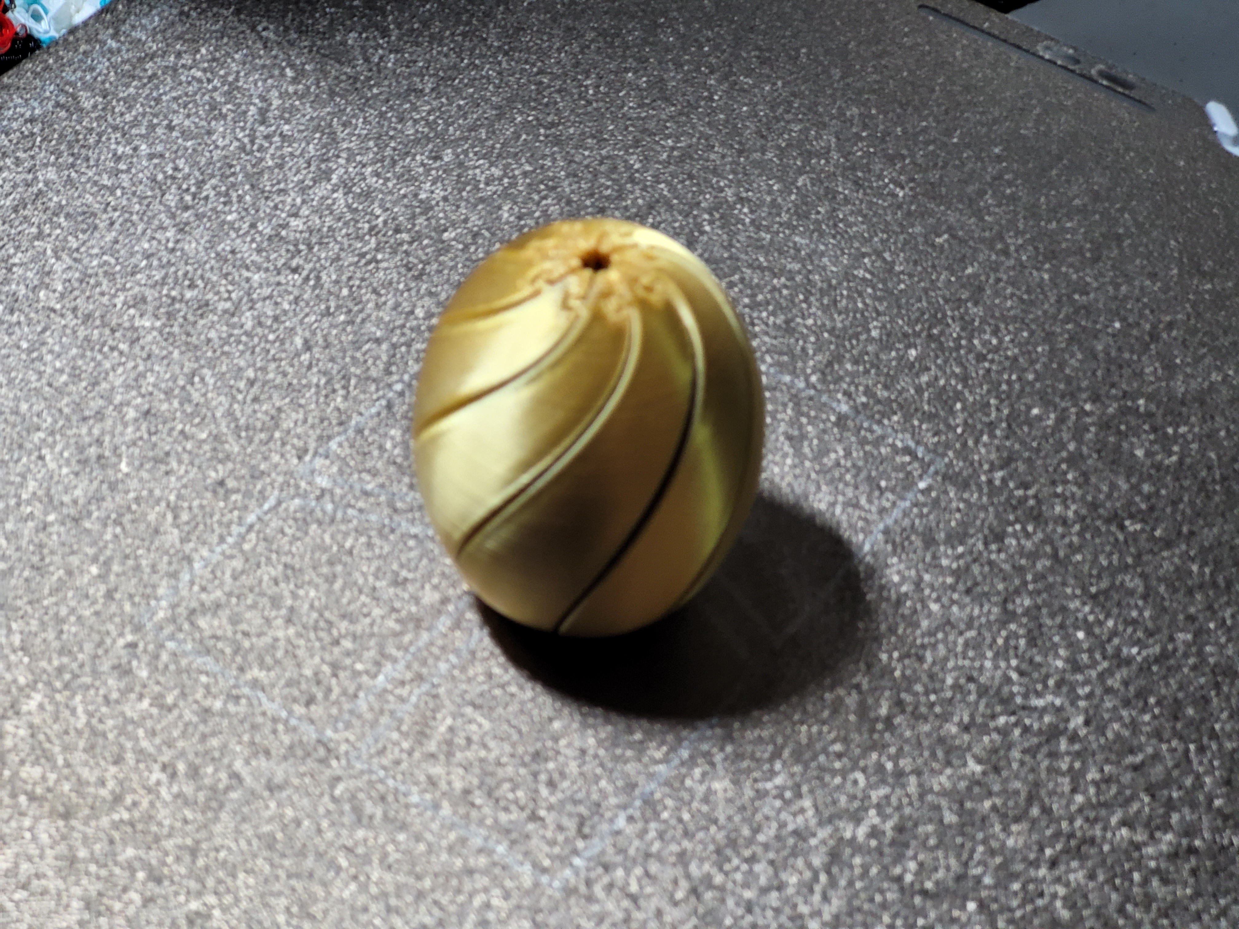 Miniatura 2 do modelo 3D Twisty Egg