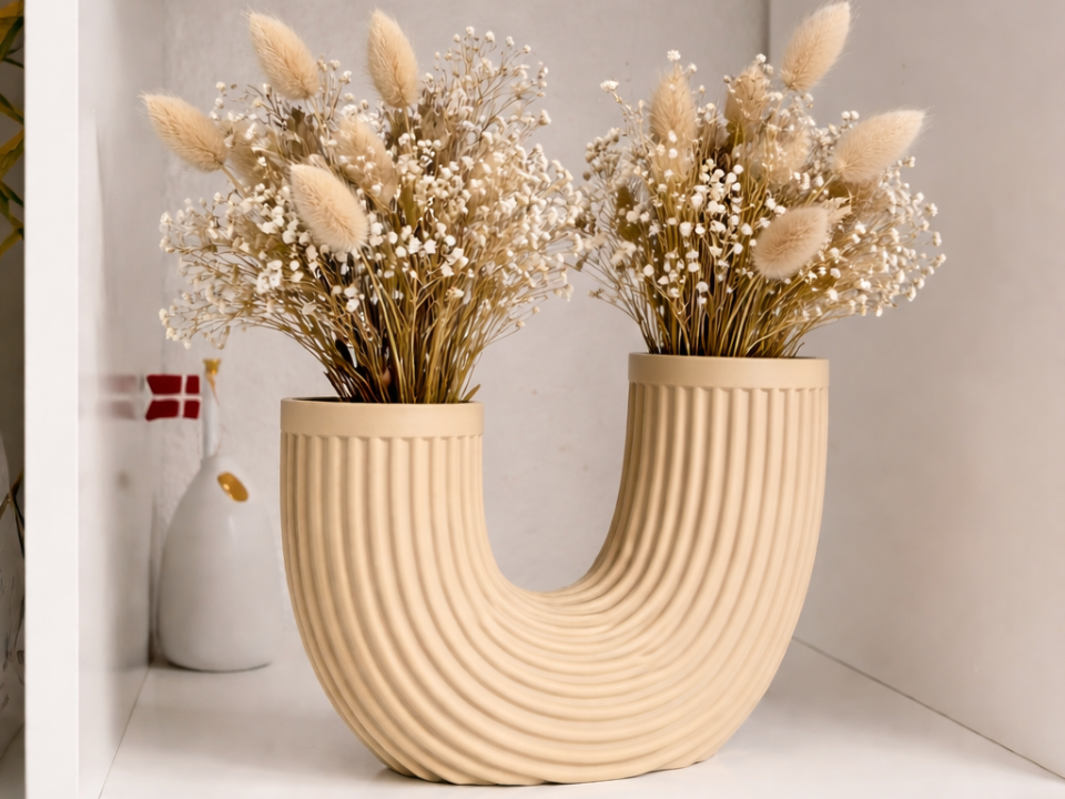 Modern Loop Vase – Scandinavian Minimal