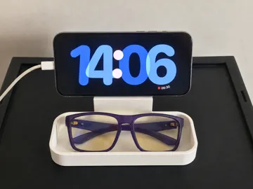 Soporte para celular: Phone Stand & Glasses Tray — vista de referencia 2