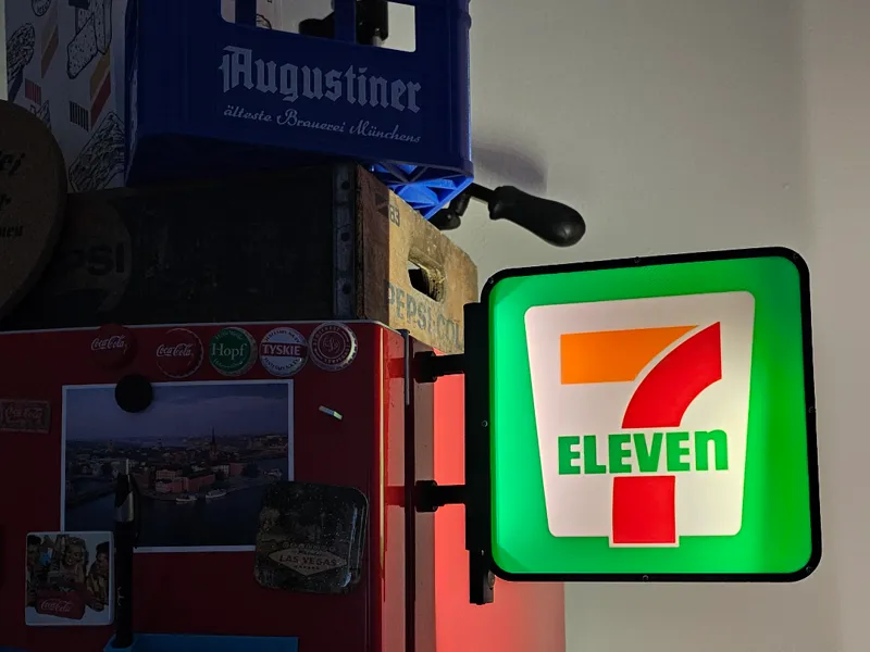 7Eleven motion sensor light