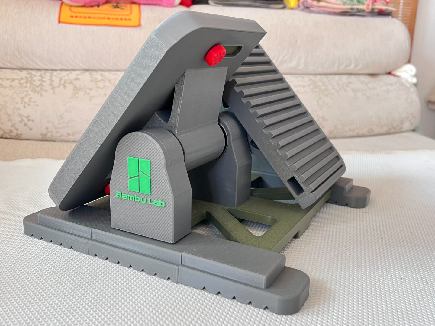 Miniatura 1 do modelo 3D 办公脚踏板-带锁可单板、双板切换(亲测可有效放松腿部，适合上班有抖腿习惯用户)