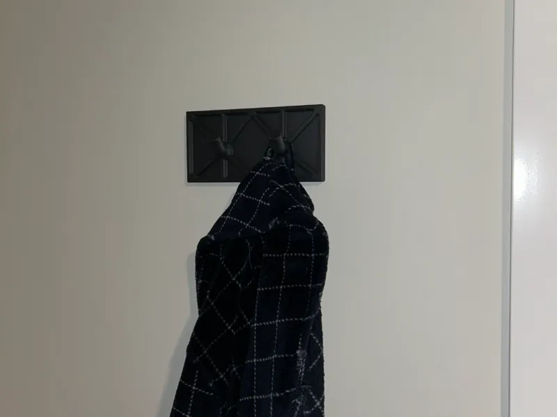 Housecoat Wall Mount - 2x