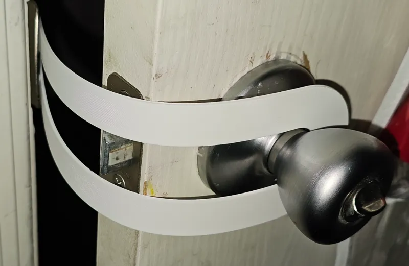 Simple Cat Door Stopper for Air Circulation