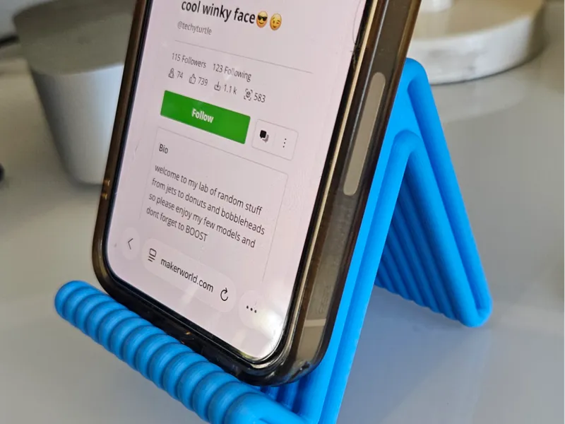 phone stand (wave texture)