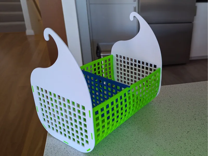 Peg basket with divider