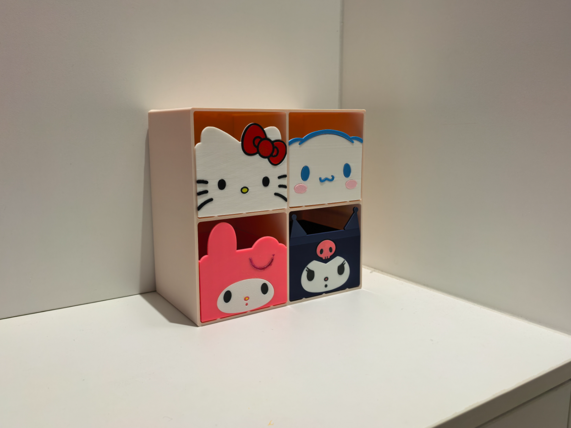 Miniatura 1 do modelo 3D 三丽鸥 可爱 桌面 文具 收纳储物盒