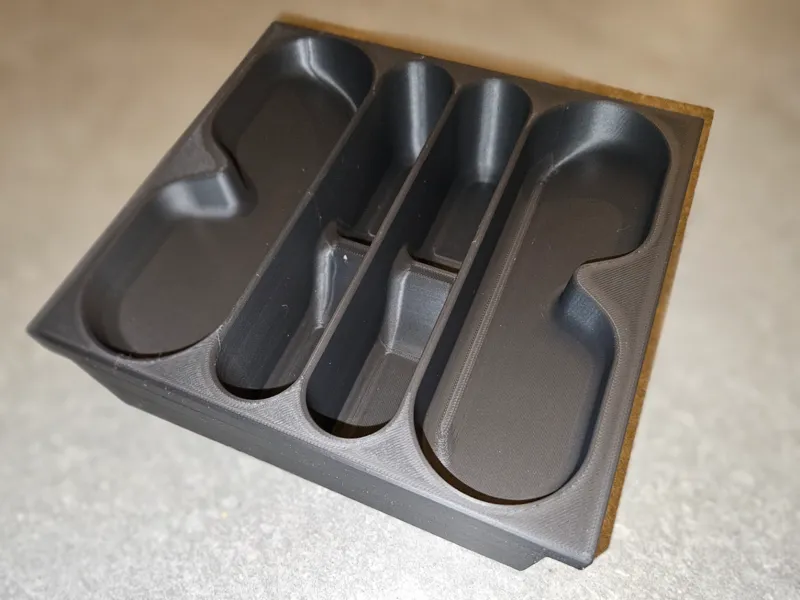 Model Y Juniper Retractable Sunglass Tray