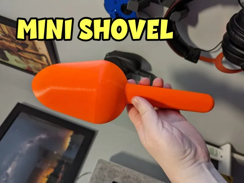 Mini shovel for garden or sandbox