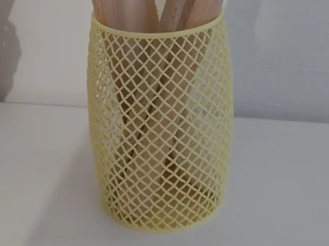 Large mesh cup