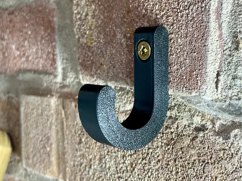 very simple coat hook (screw)